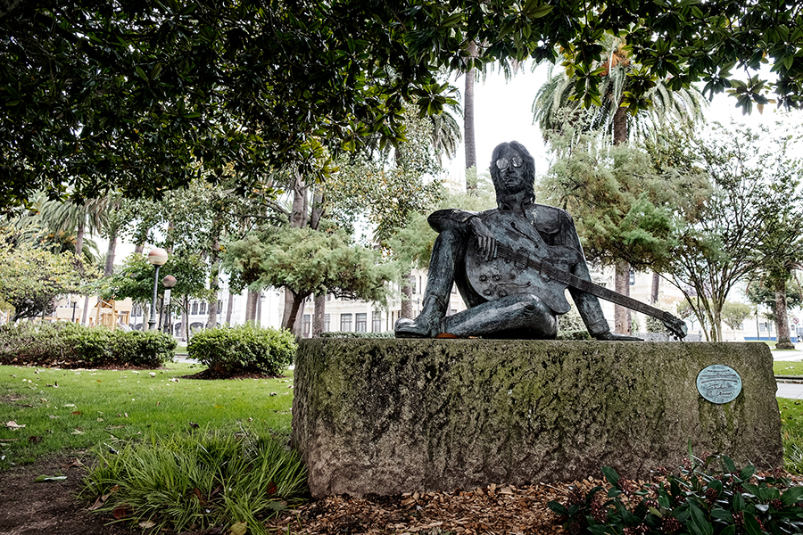 Estatua de John Lennon nos xardíns de Méndez Núñez. Foto: Iván Barreiro