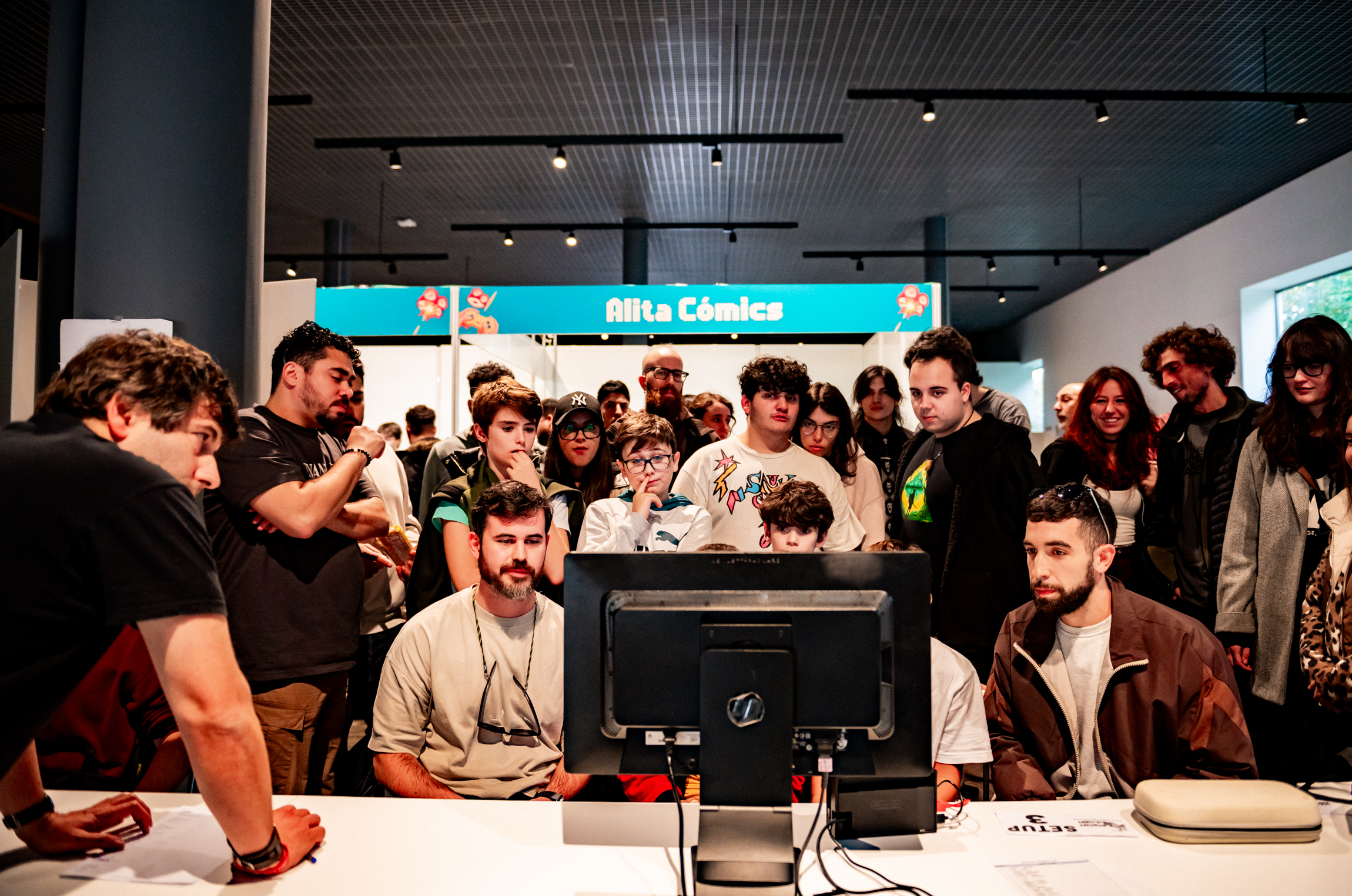 As persoas asistentes puideron descubrir videoxogos históricos, proxectos universitarios, propostas independentes e novas creacións. Foto: Leo López