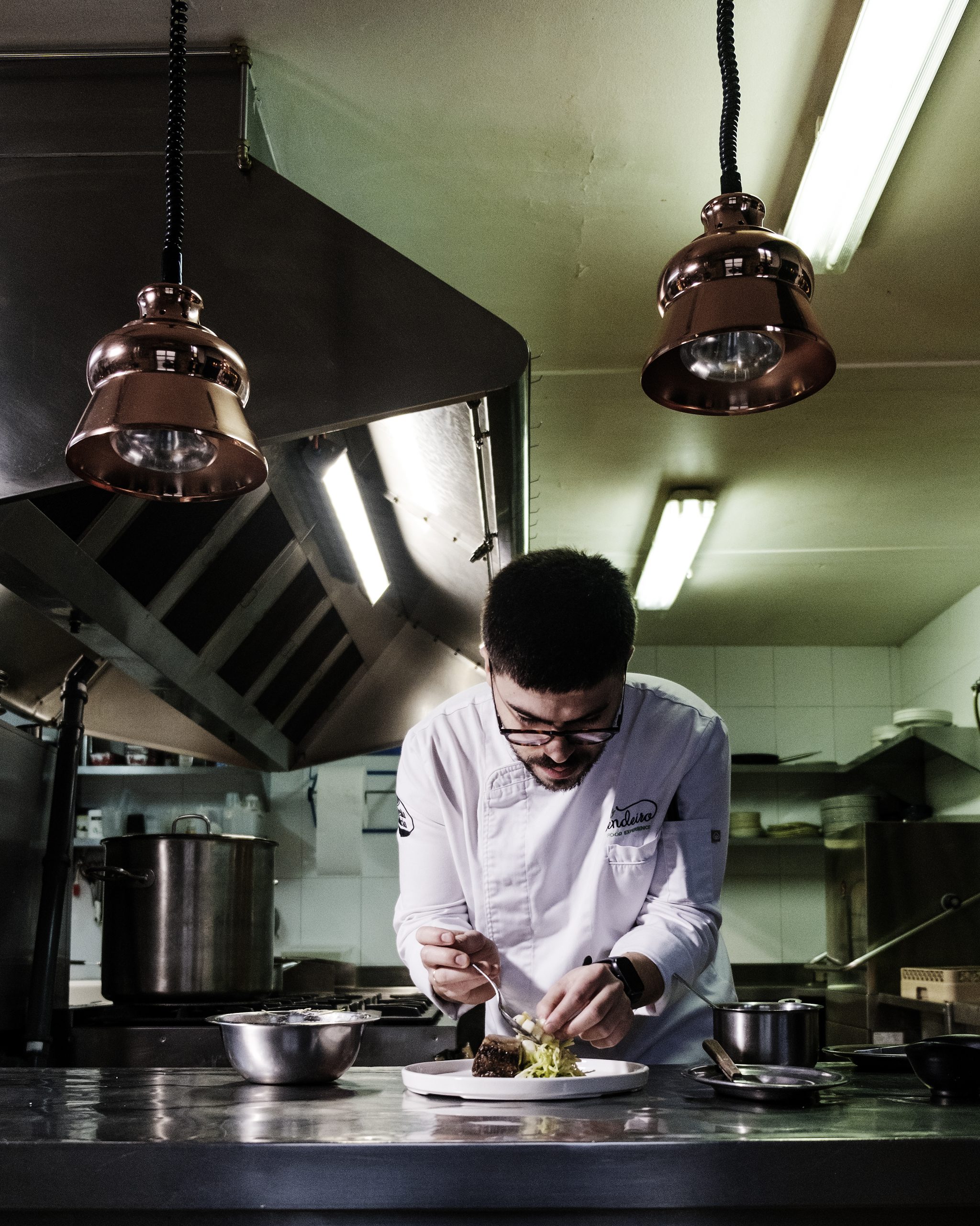 O xefe de cociña de O Sendeiro é Álex Ferreiro. Foto: Iván Barreiro