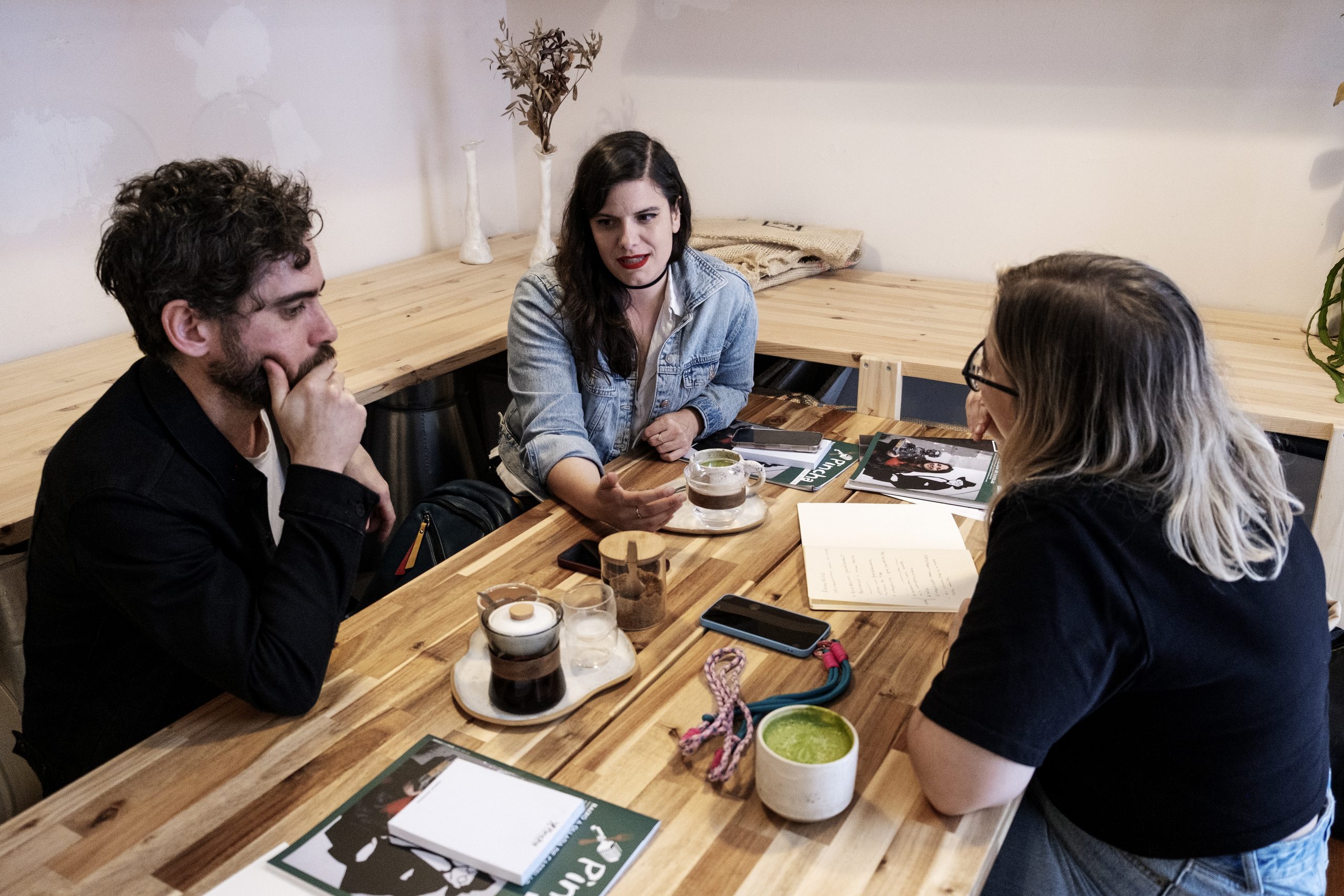Quedamos con Silvia e con Carlos, de Escuchando Elefantes, en Conuco. Foto: Iván Barreiro